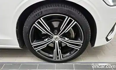 Volvo S60 2022 2.0 Автомат в Москве № 196985, миниатюра 3