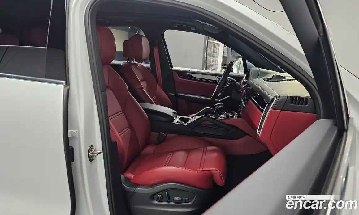 Porsche Cayenne 2023 3.0 Автомат в Москве № 197269, фото 16