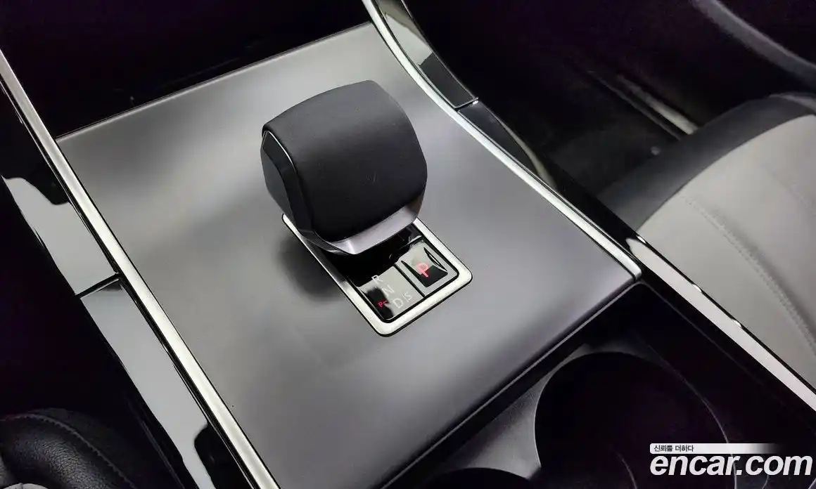 Land Rover Range-Rover Evoque 2024 2.0 Автомат в Москве № 198043, фото 17