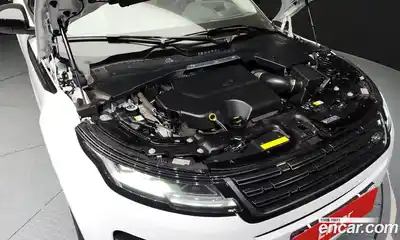 Land Rover Range-Rover Evoque 2024 2.0 Автомат в Москве № 198043, миниатюра 2