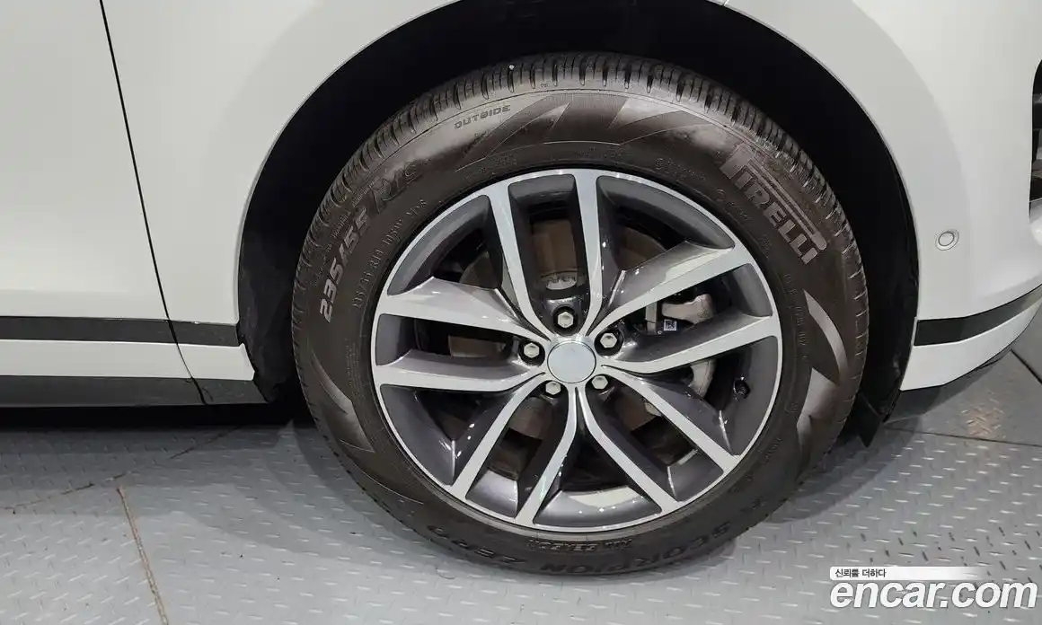 Land Rover Range-Rover Evoque 2024 2.0 Автомат в Москве № 198043, фото 8