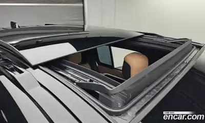 Land Rover Defender, 2025