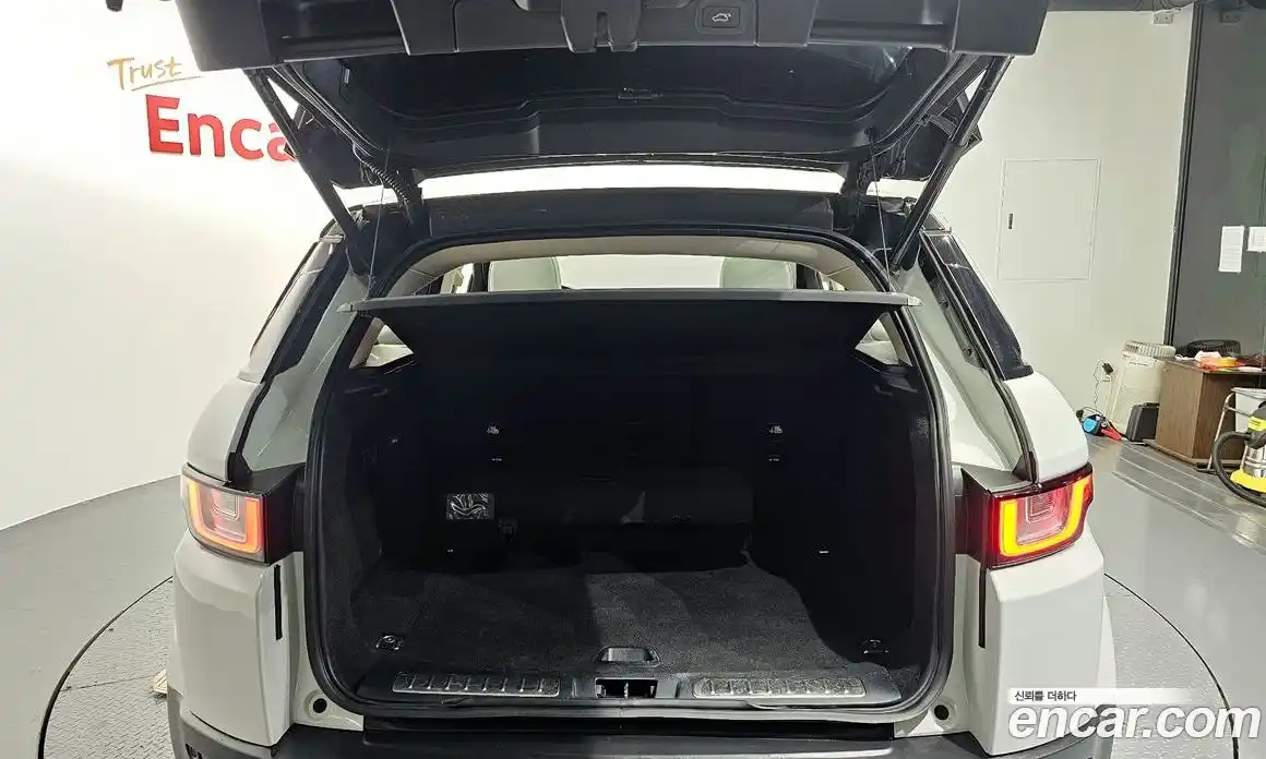 Land Rover Range-Rover Evoque 2016 2.0 Автомат в Москве № 198175, фото 6