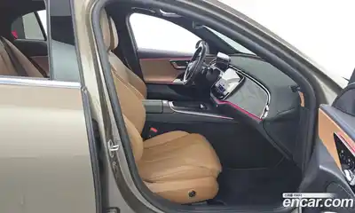 Mercedes-Benz E-Class, 2025