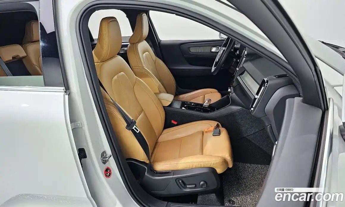 Volvo XC40 2021 2.0 Автомат в Москве № 212889, фото 12