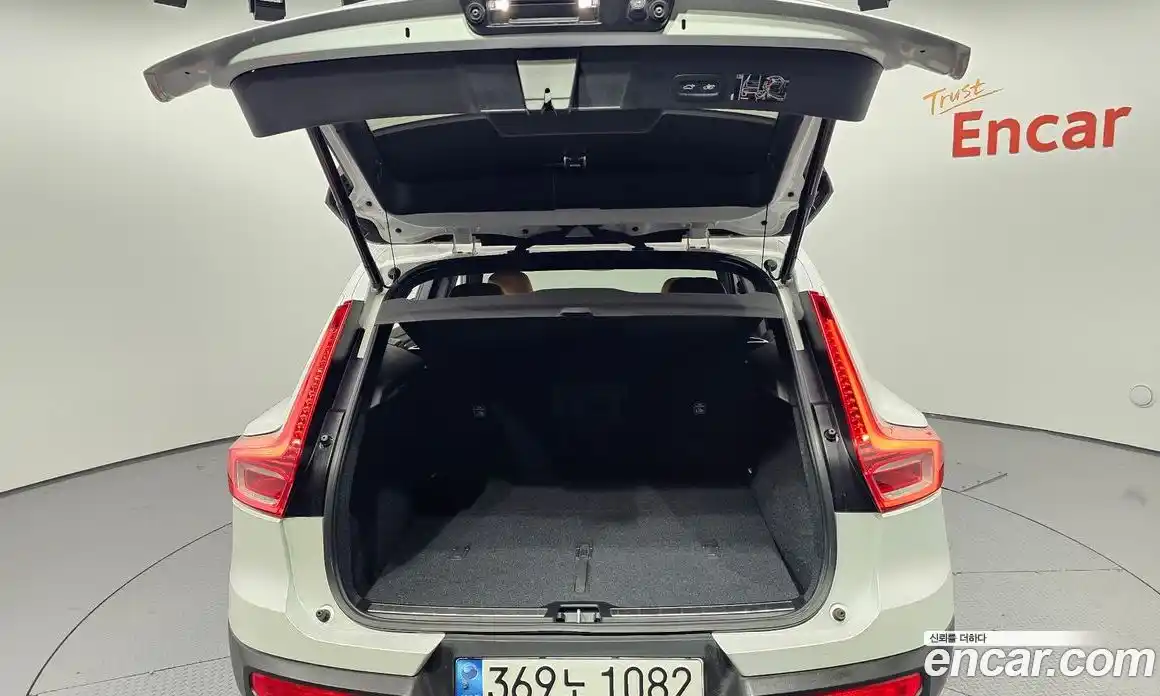 Volvo XC40 2021 2.0 Автомат в Москве № 212889, фото 3