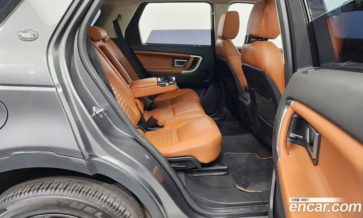 Land Rover Discovery Sport 2016 2.0 Автомат в Москве № 213411, фото 11