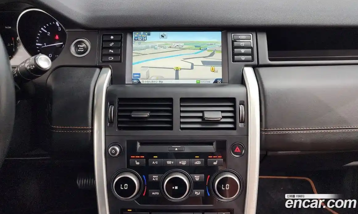 Land Rover Discovery Sport 2016 2.0 Автомат в Москве № 213411, фото 14