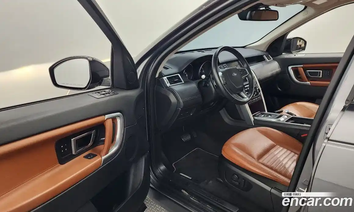 Land Rover Discovery Sport 2016 2.0 Автомат в Москве № 213411, фото 5