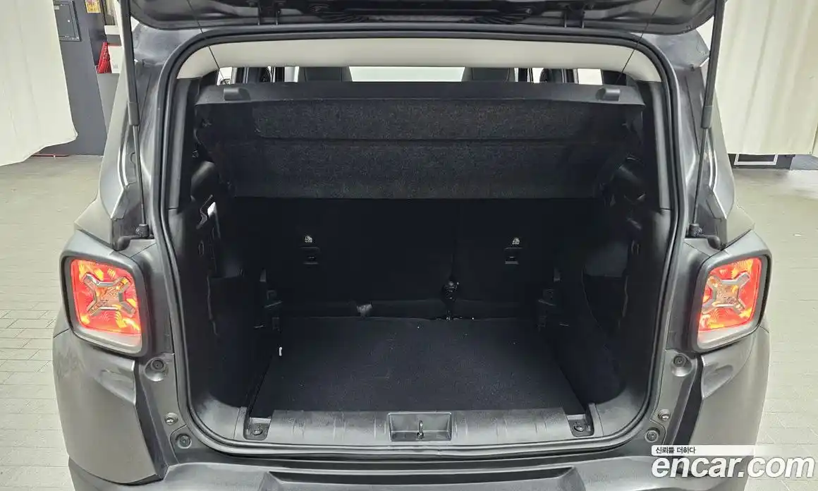 Jeep Renegade 2021 2.4 Автомат в Москве № 215406, фото 6