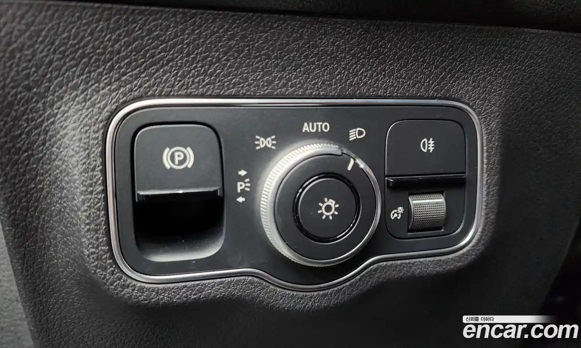 Mercedes-Benz GLB-Class 2023 2.0 Автомат в Москве № 216582, фото 6