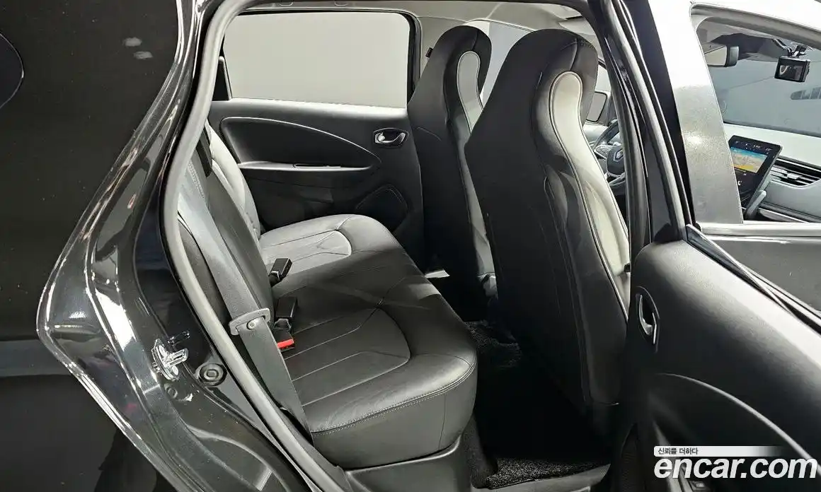 Renault Zoe 2021 0.2 Автомат в Москве № 222425, фото 3