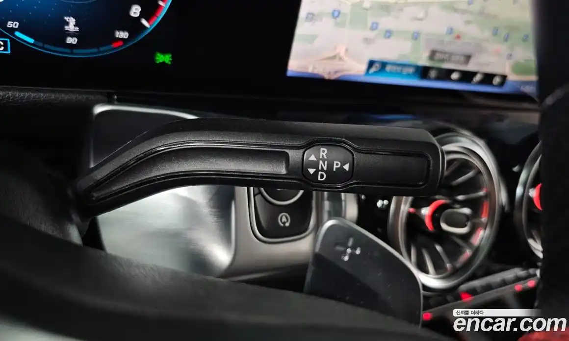 Mercedes-Benz GLB-Class 2023 2.0 Автомат в Москве № 223164, фото 9