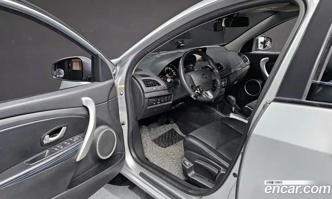 Renault SM3 2012 1.6 Автомат в Москве № 225943, фото 19