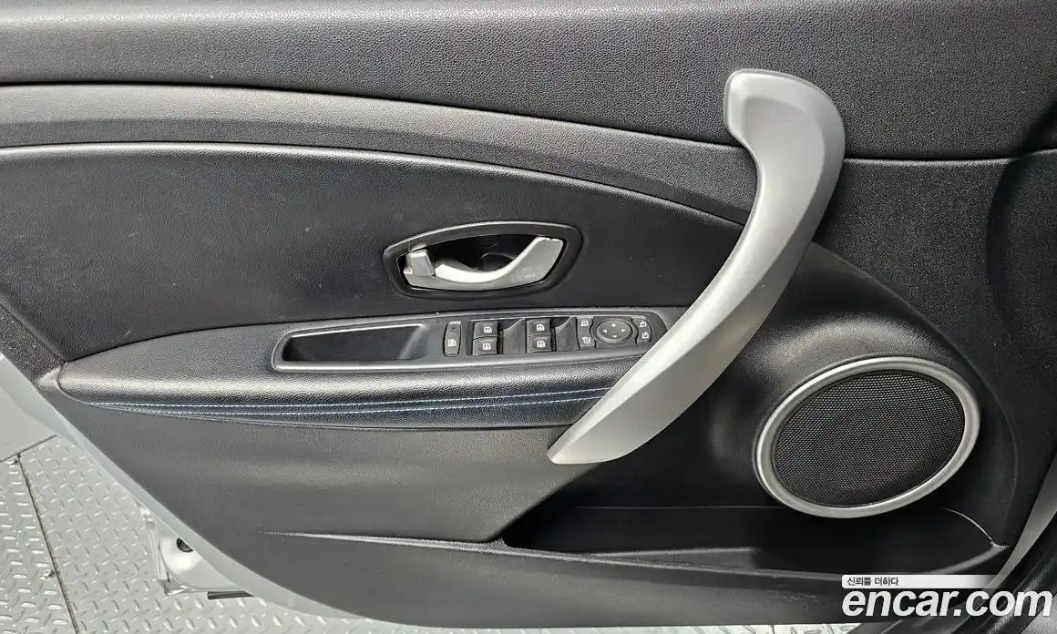 Renault SM3 2012 1.6 Автомат в Москве № 225943, фото 9