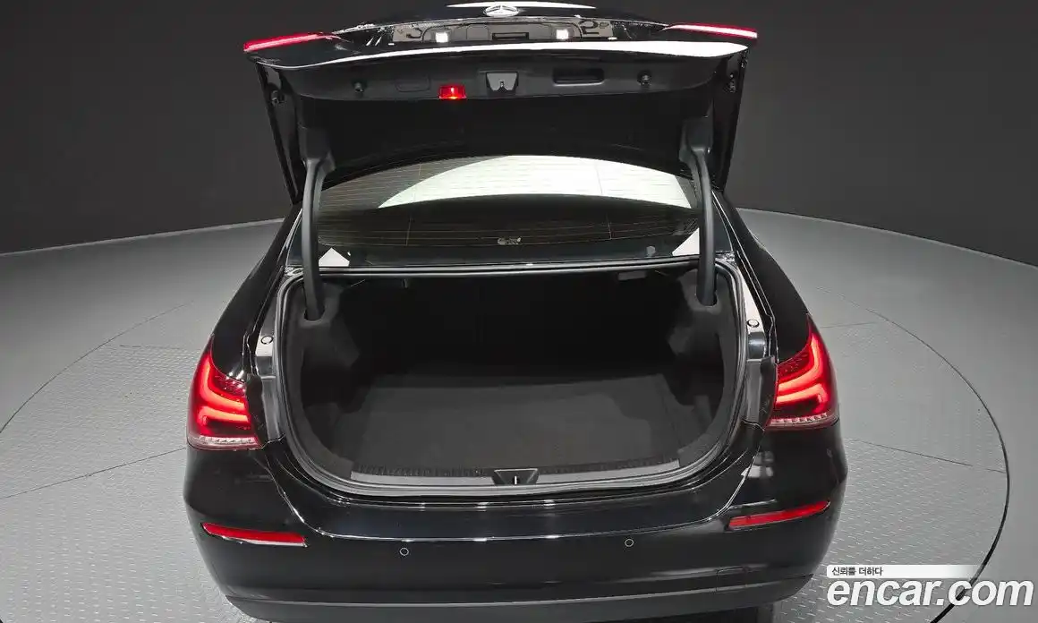 Mercedes-Benz A-Class 2020 2.0 Автомат в Москве № 229484, фото 9