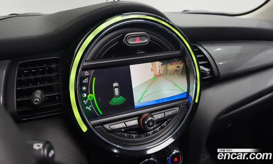 Mini Cooper 2021 1.5 Автомат в Москве № 253300, фото 14