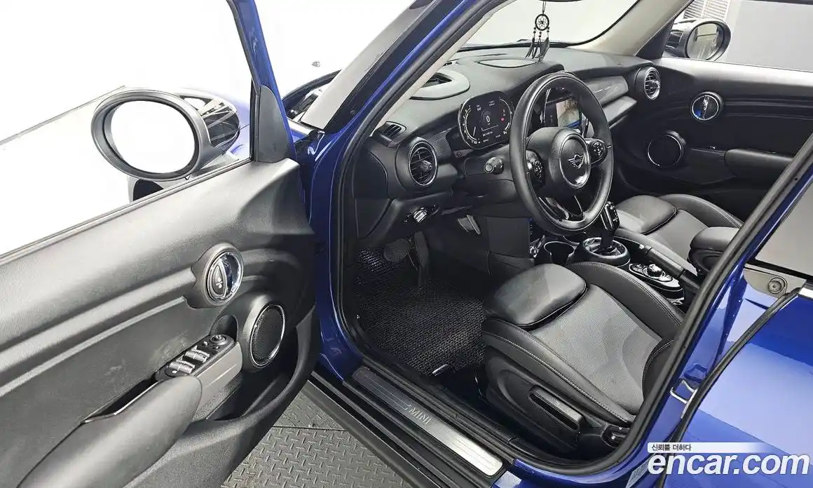 Mini Cooper 2021 1.5 Автомат в Москве № 253300, фото 17