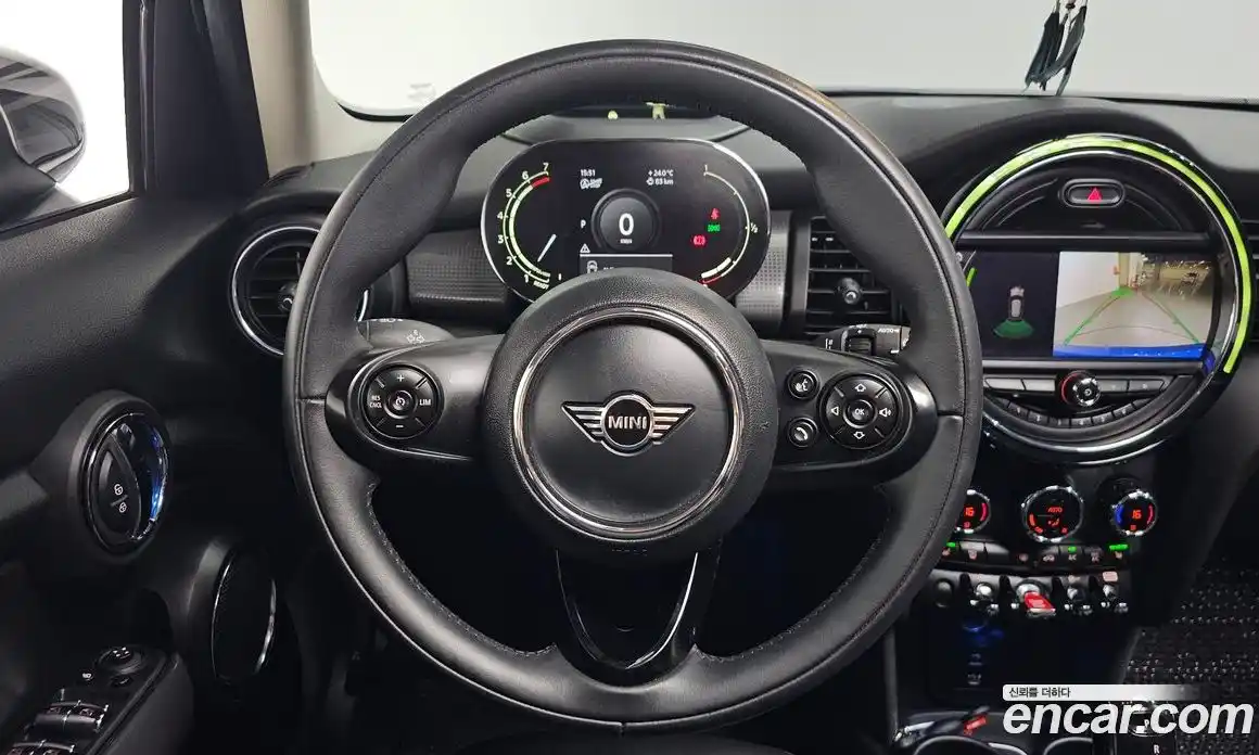 Mini Cooper 2021 1.5 Автомат в Москве № 253300, фото 19