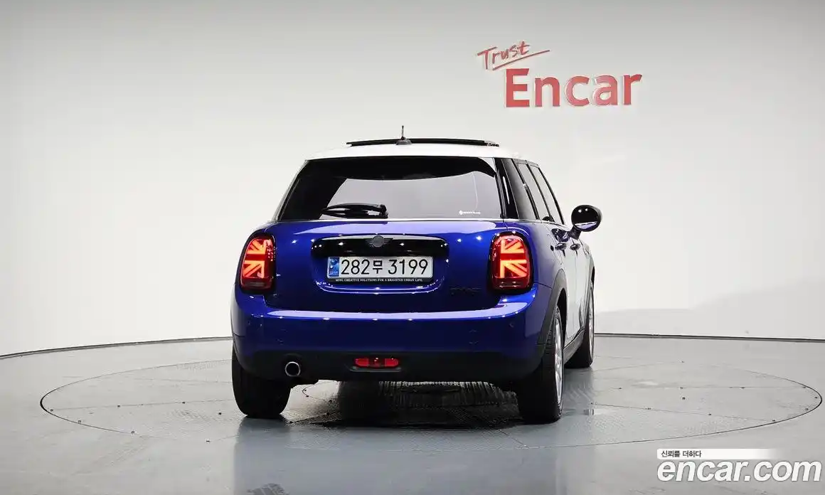 Mini Cooper 2021 1.5 Автомат в Москве № 253300, фото 7