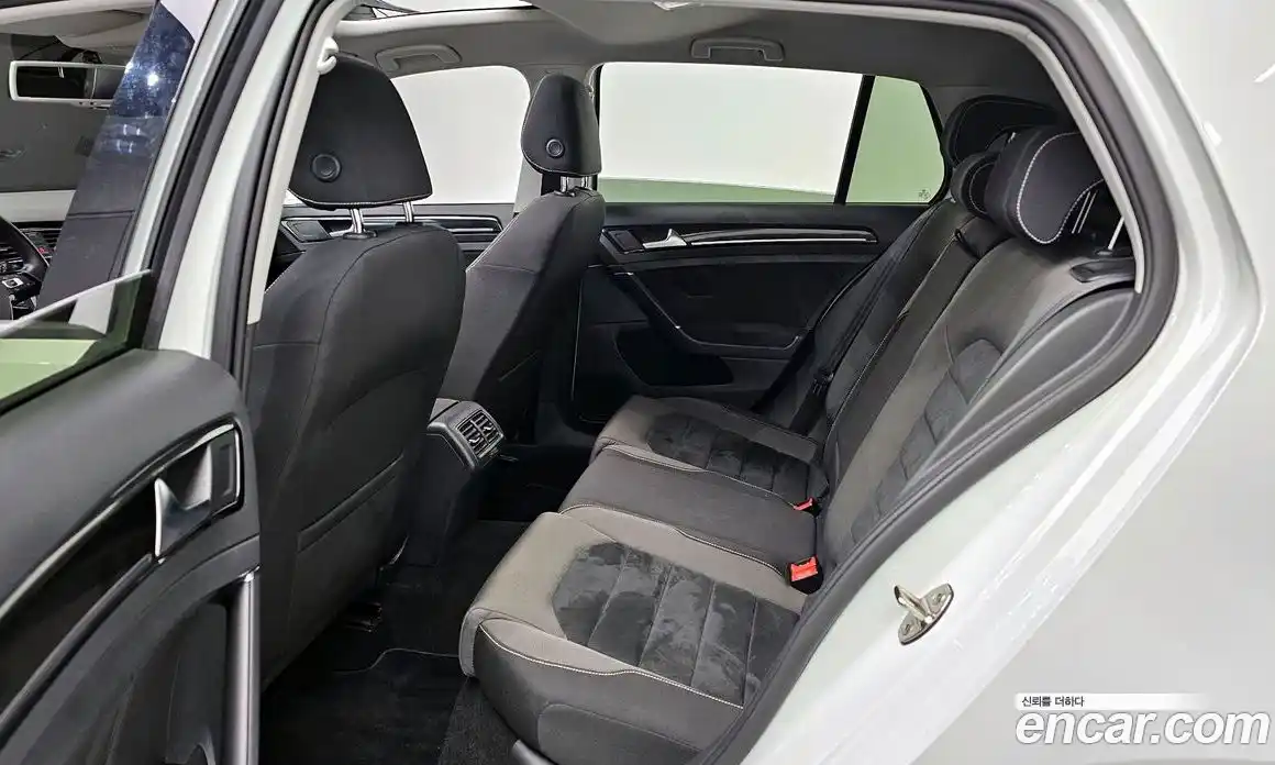 Volkswagen Golf 2015 2.0 Автомат в Москве № 276395, фото 15