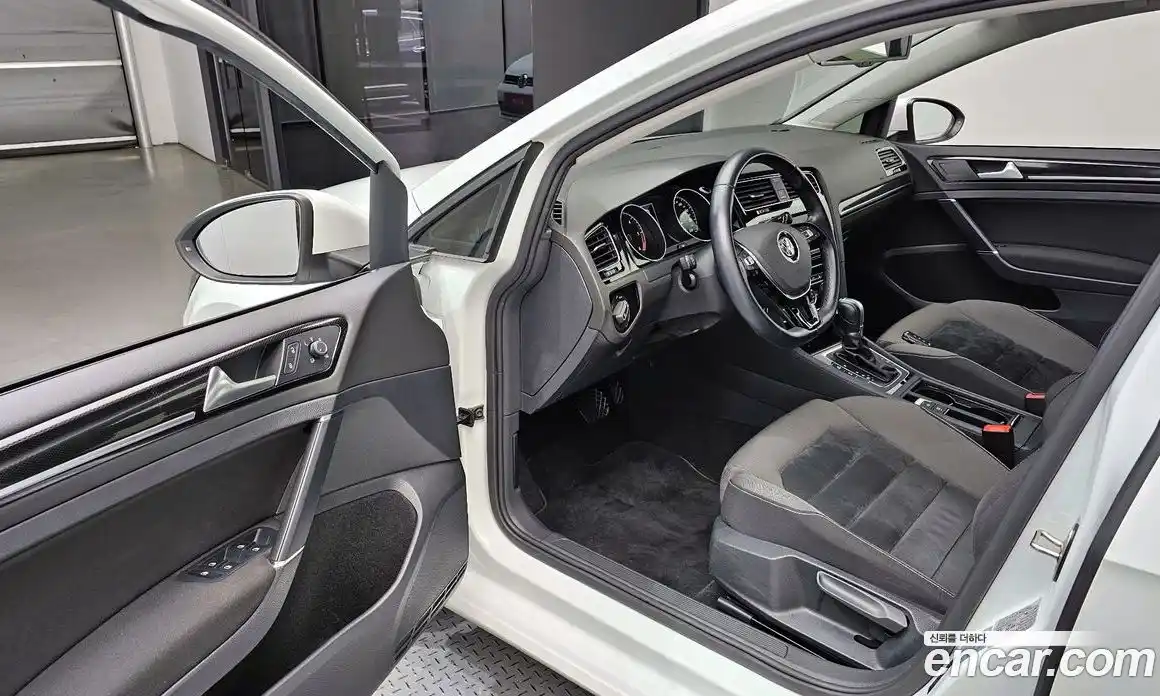 Volkswagen Golf 2015 2.0 Автомат в Москве № 276395, фото 20