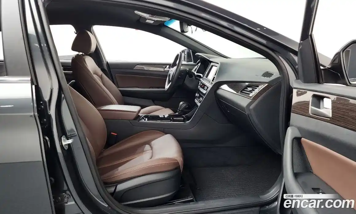 Hyundai Sonata 2018 2.0 Автомат в Москве № 280832, фото 5