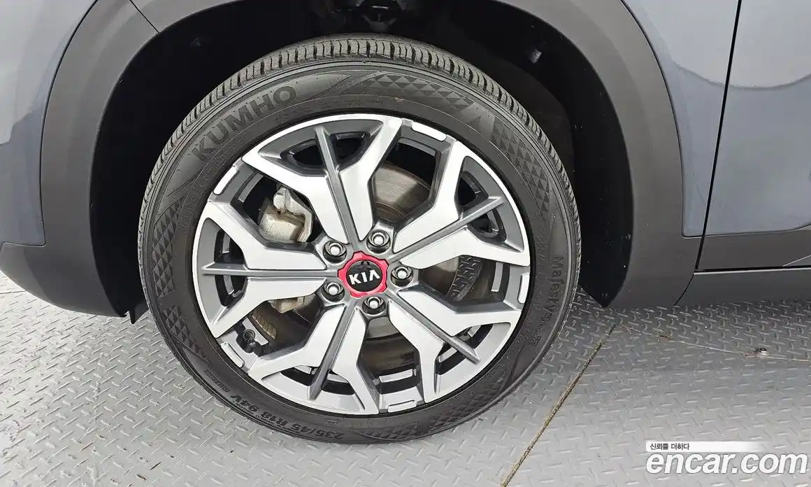 Kia Seltos 2021 1.6 Автомат в Москве № 287031, фото 11