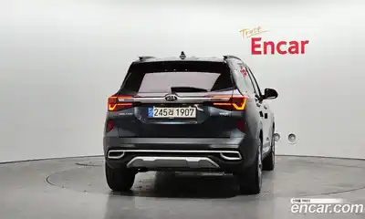 Kia Seltos 2021 1.6 Автомат в Москве № 287031, миниатюра 10
