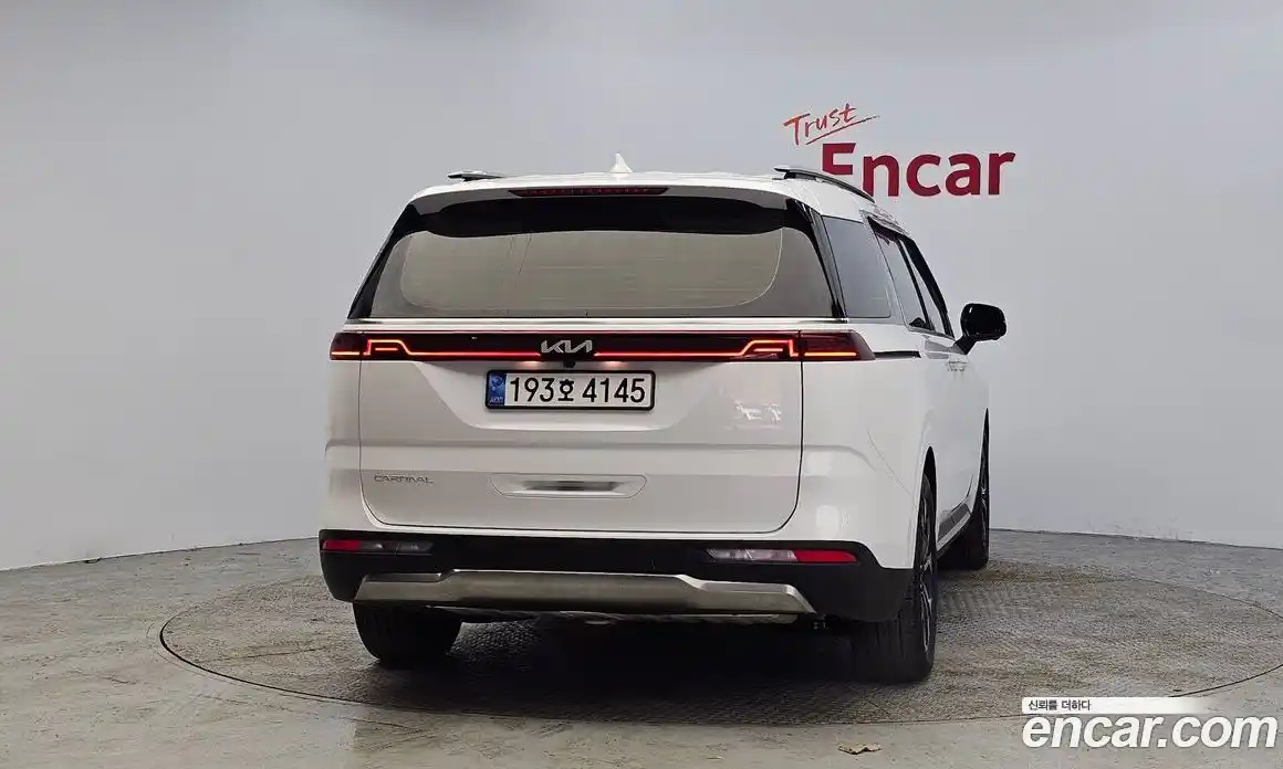 Kia Canival 2023 2.2 Автомат в Москве № 287482, фото 16