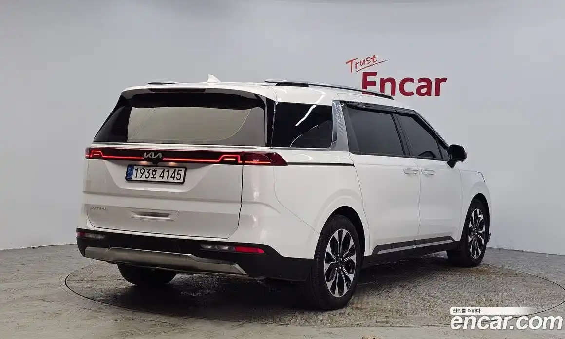 Kia Canival 2023 2.2 Автомат в Москве № 287482, фото 19