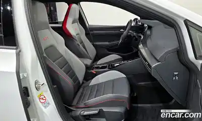 Volkswagen Golf 2023 2.0 Автомат в Москве № 317792, миниатюра 9