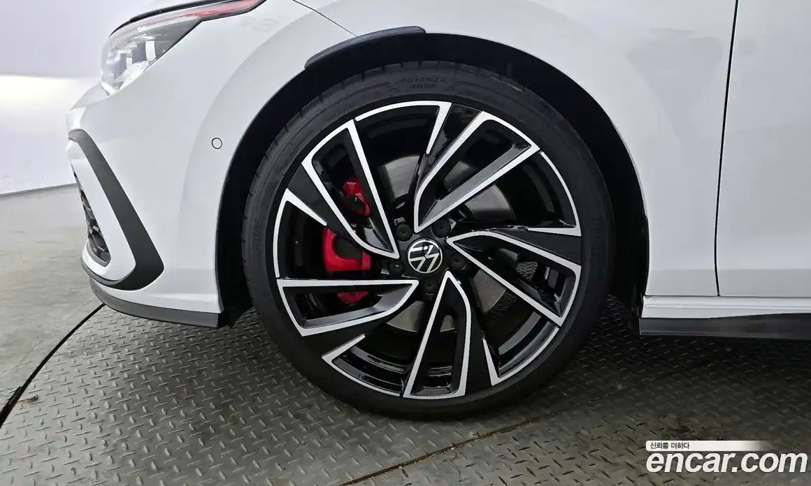 Volkswagen Golf 2023 2.0 Автомат в Москве № 317792, фото 10