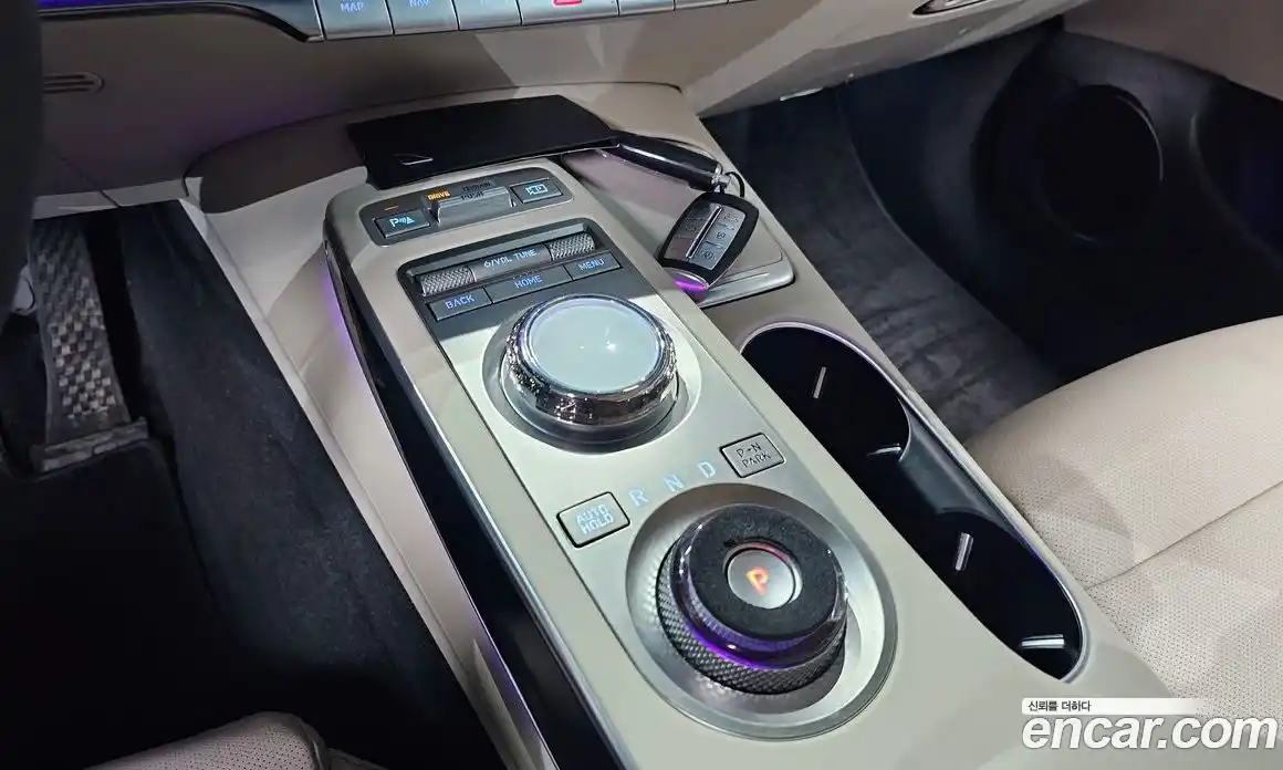 Genesis GV70 2023 2.5 Автомат в Москве № 322931, фото 8