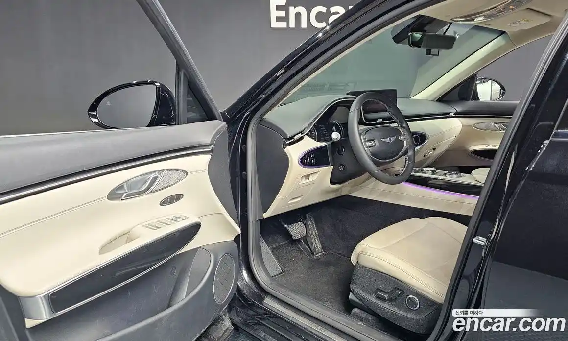 Genesis GV70 2023 2.5 Автомат в Москве № 322931, фото 10