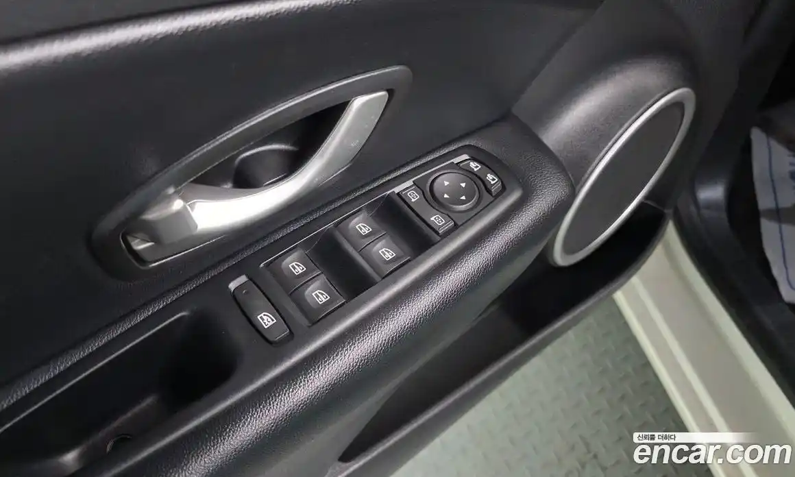 Renault SM3 2013 1.6 Автомат в Москве № 334054, фото 14