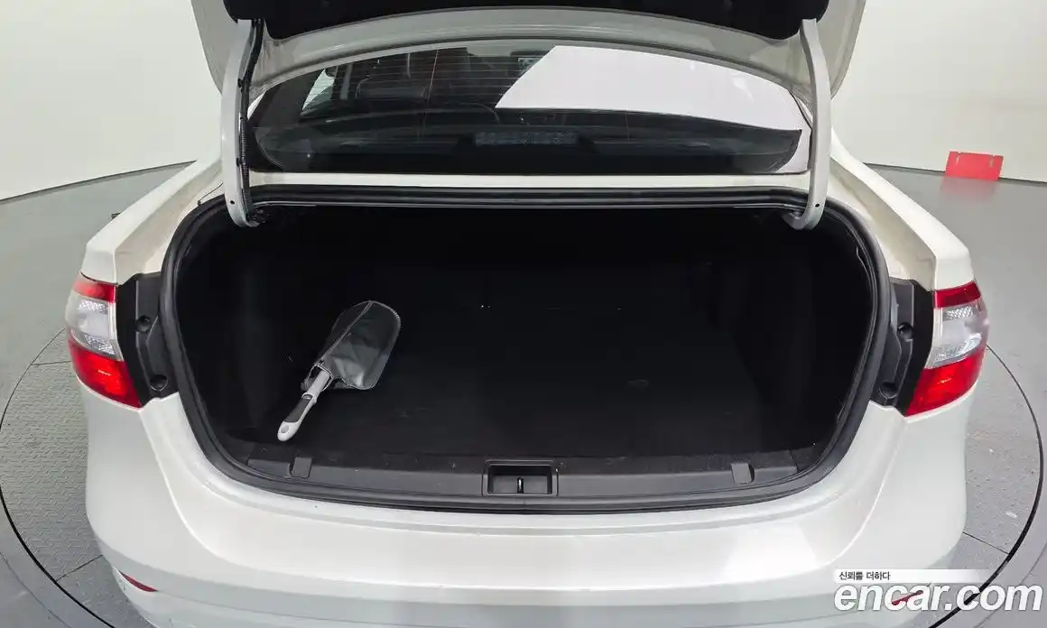 Renault SM3 2013 1.6 Автомат в Москве № 334054, фото 15