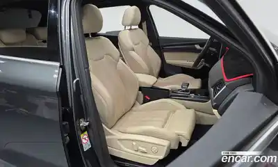 Audi Q5 2023 2.0 Автомат в Москве № 343440, миниатюра 8