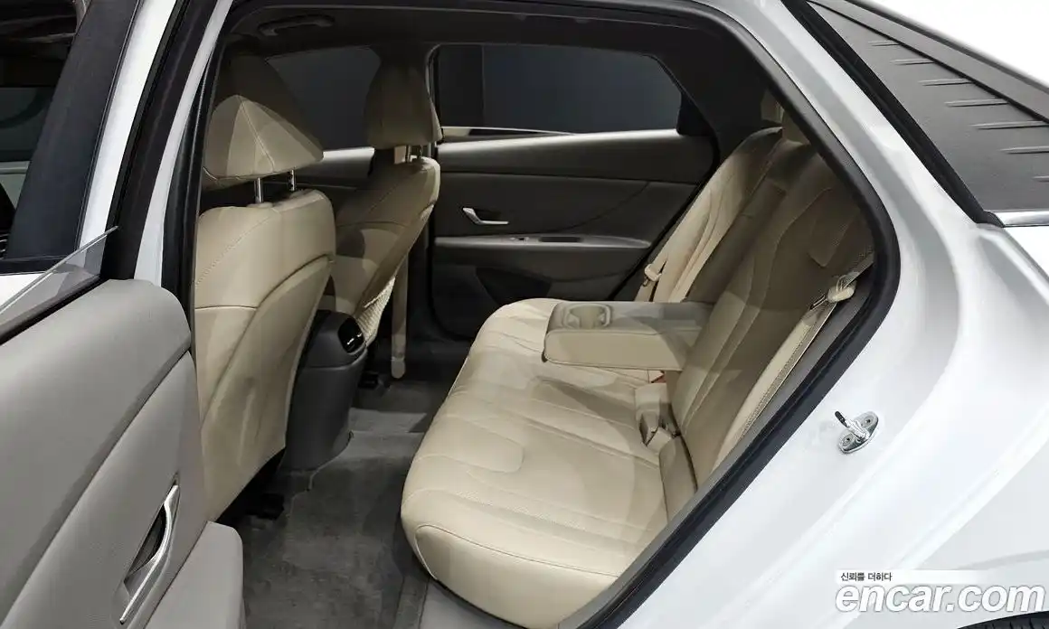 Hyundai Avante 2023 1.6 Автомат в Москве № 47259, фото 20