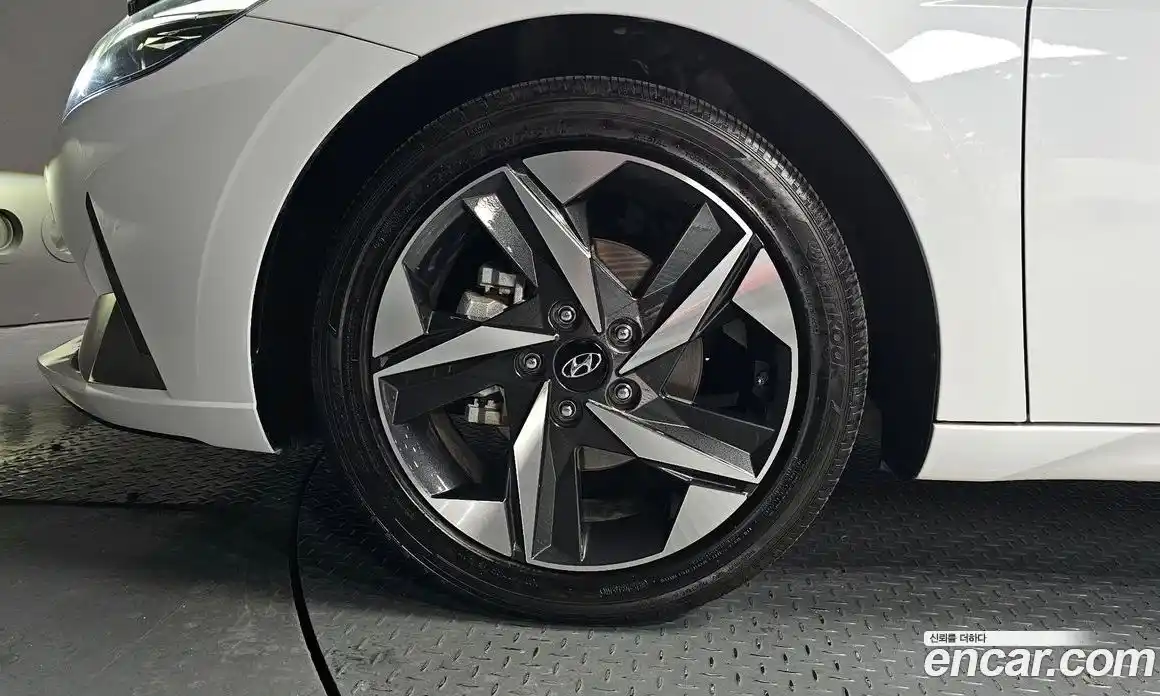 Hyundai Avante 2023 1.6 Автомат в Москве № 47259, фото 3