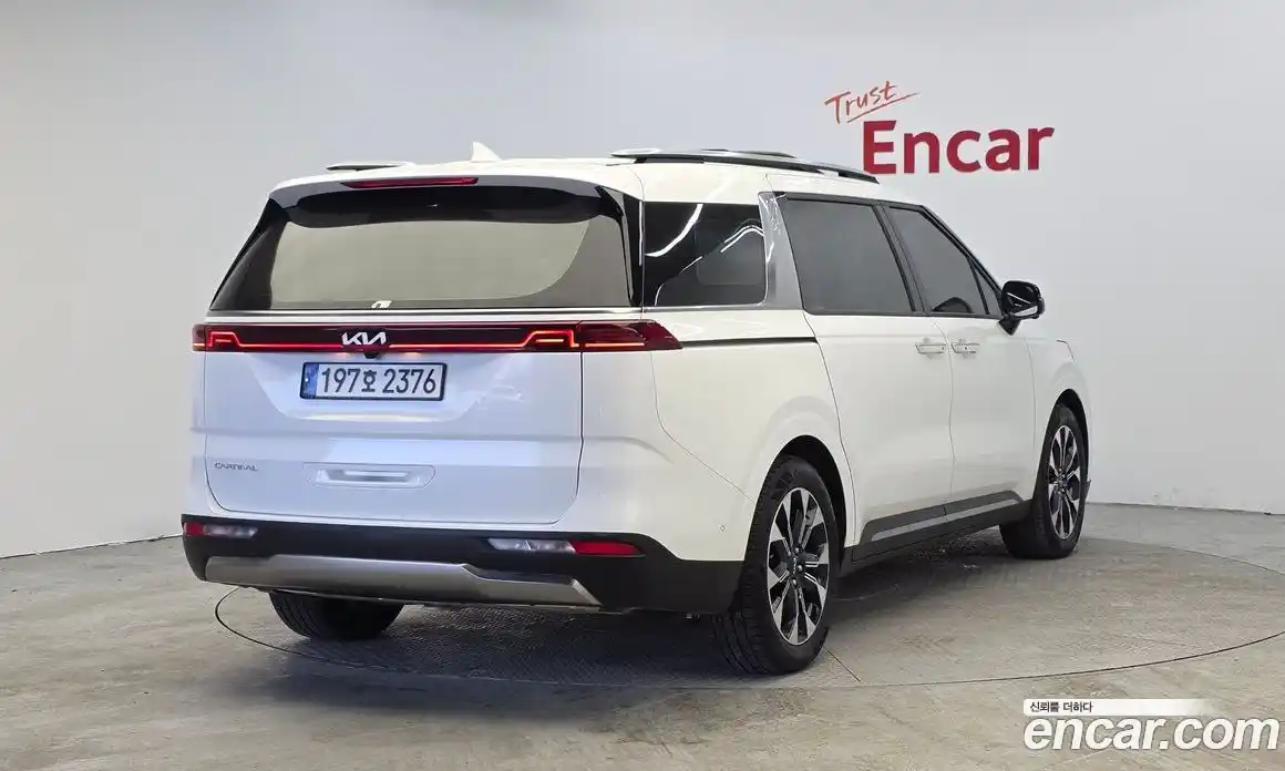 Kia Canival 2023 3.5 Автомат в Москве № 50324, фото 18