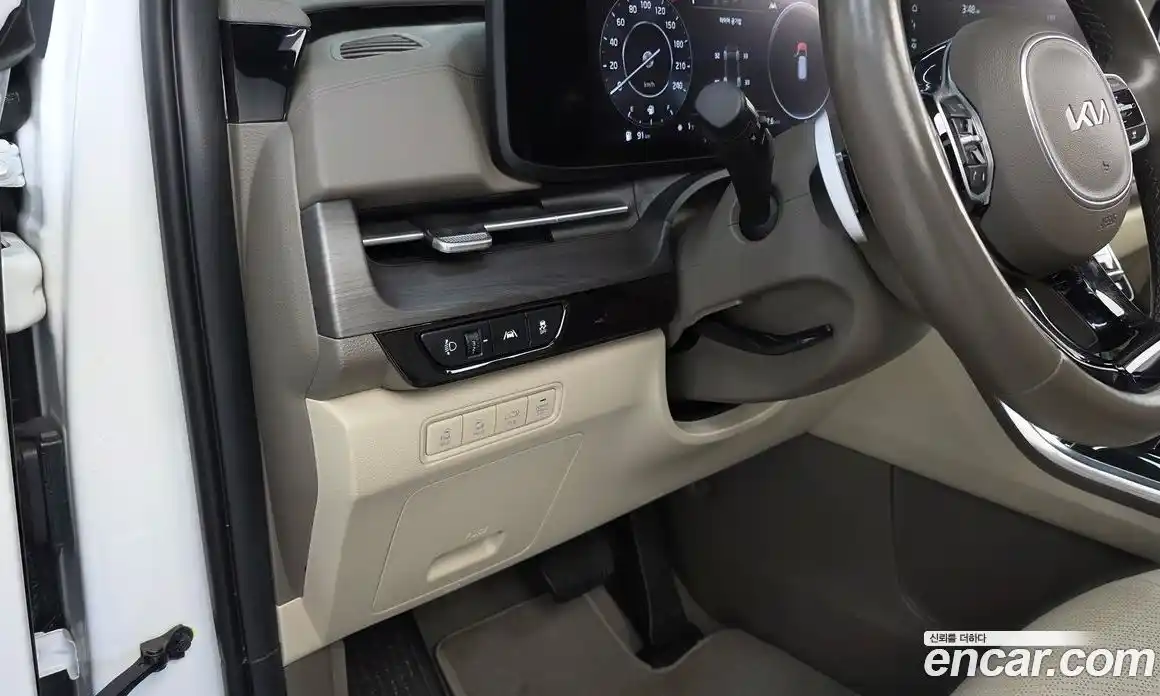 Kia Canival 2023 3.5 Автомат в Москве № 50324, фото 9