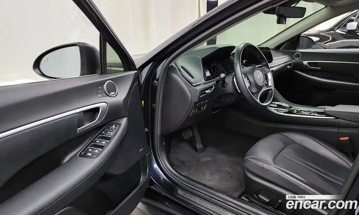 Hyundai Sonata 2021 2.0 Автомат в Москве № 111911, фото 12