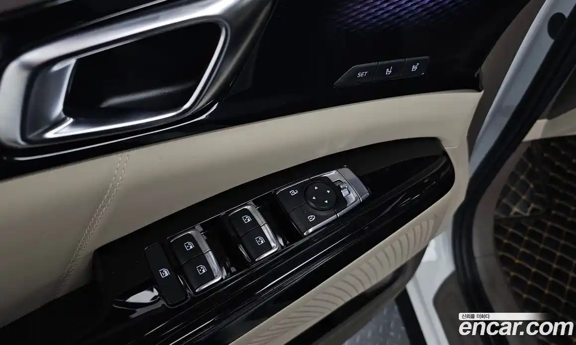 Kia Canival 2023 2.2 Автомат в Москве № 121444, фото 3