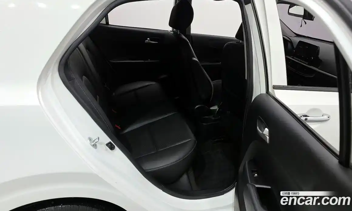 Kia Morning 2022 1.0 Автомат в Москве № 122131, фото 13