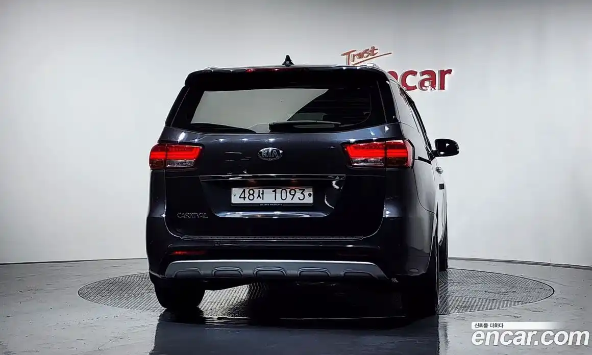 Kia Canival 2018 2.2 Автомат в Москве № 123725, фото 13