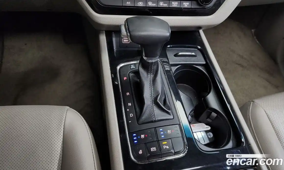 Kia Canival 2018 2.2 Автомат в Москве № 123725, фото 16