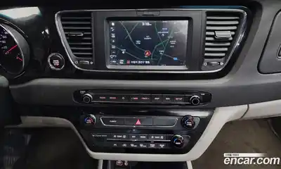 Kia Canival 2018 2.2 Автомат в Москве № 123725, миниатюра 4