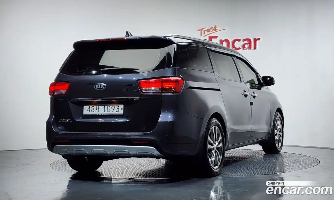 Kia Canival 2018 2.2 Автомат в Москве № 123725, фото 8