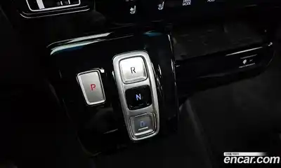 Hyundai Staria, 2025